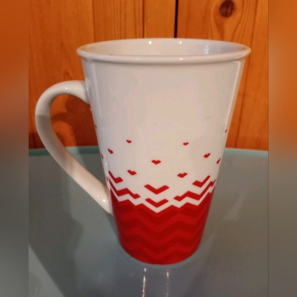 Large Starbucks Red & White Chevron  Hearts Mug Cup 22 oz - Picture 3 of 7
